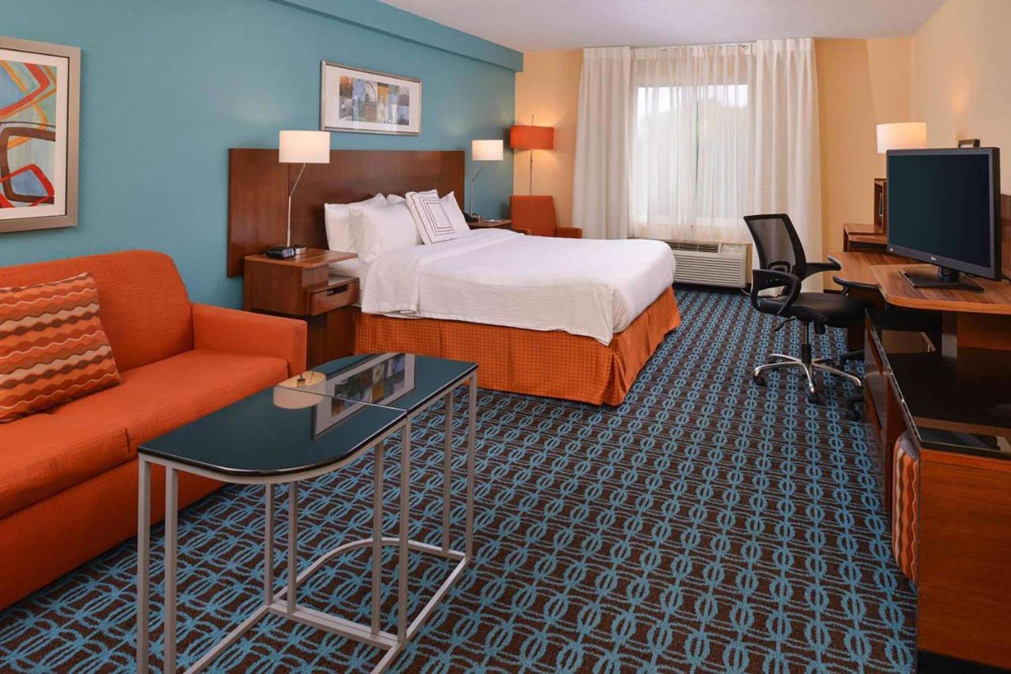 Baymont By Wyndham St Charles 3*