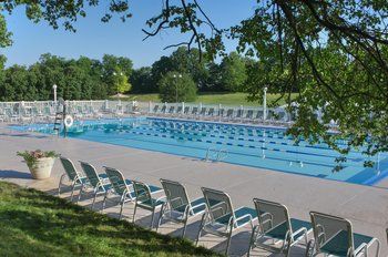 Baymont By Wyndham St Charles Hotel